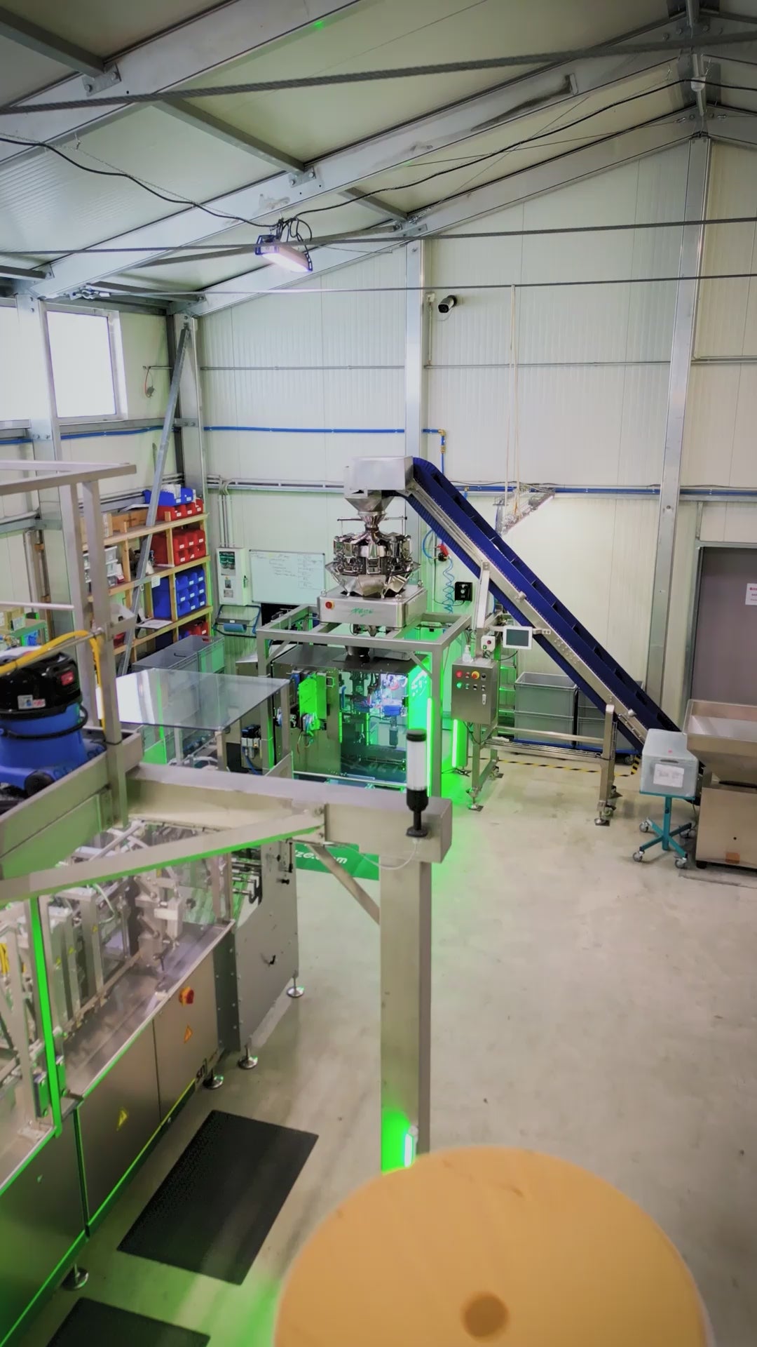 Video laden: Aktivkohlefilter "Made in Brandenburg" Produktion